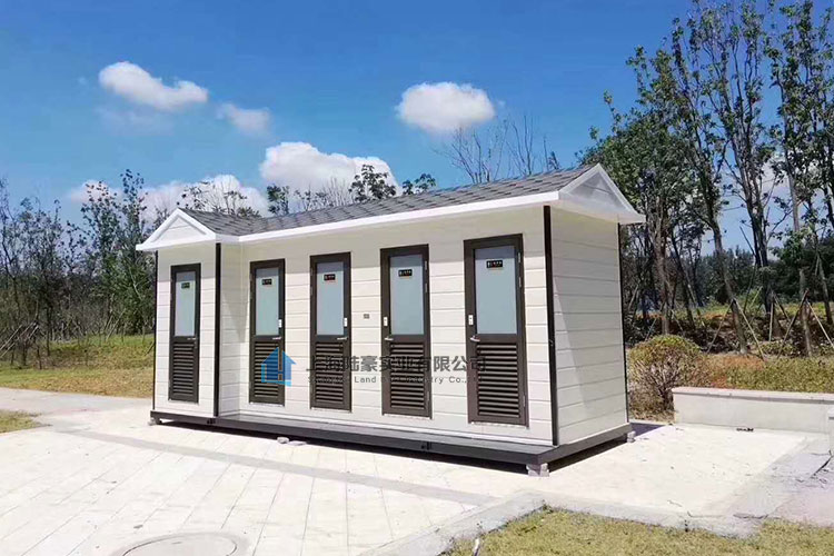 廁所的細(xì)部設(shè)計(jì)，扶手與廁所卷紙！